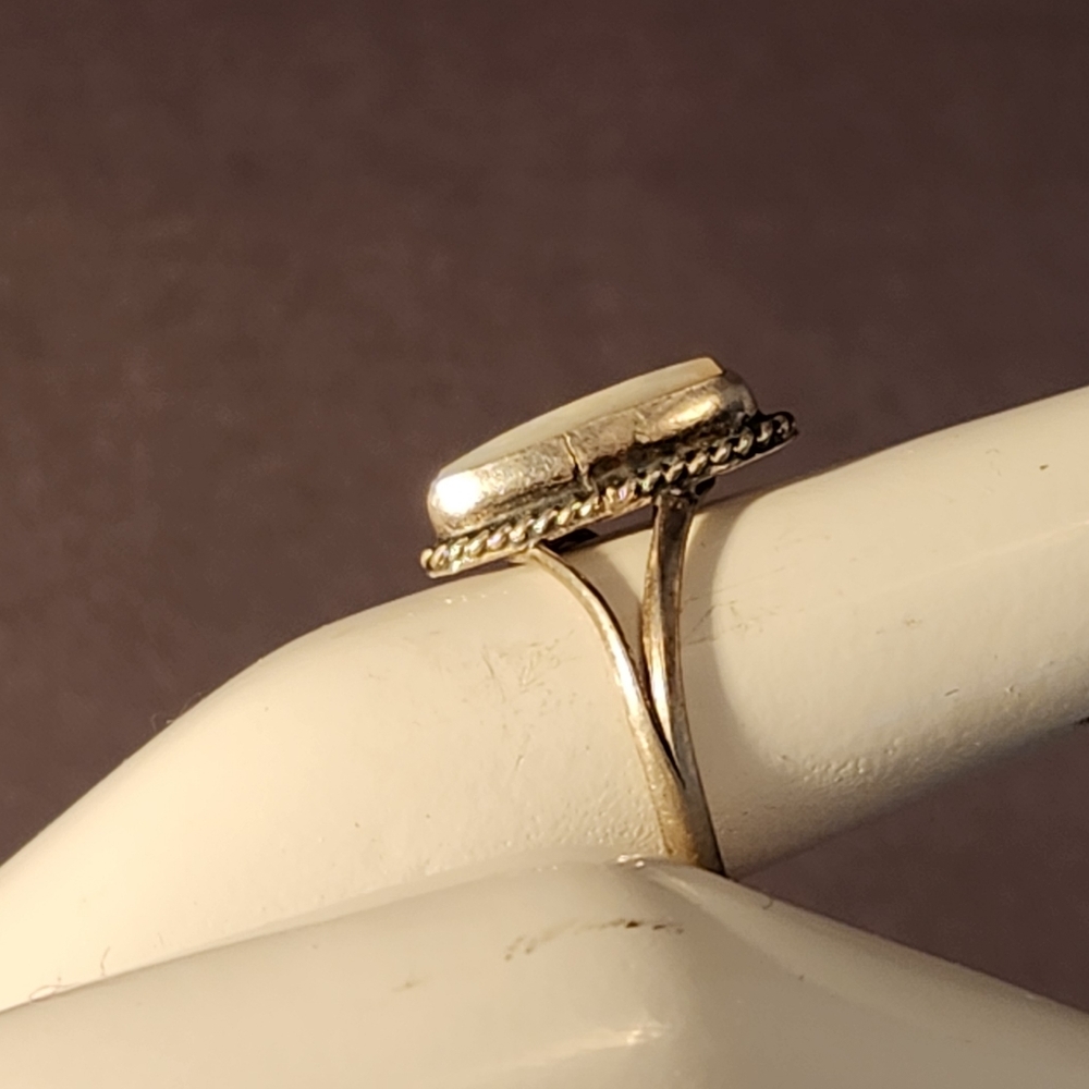Sterling Silver And Shell Ring - image 2